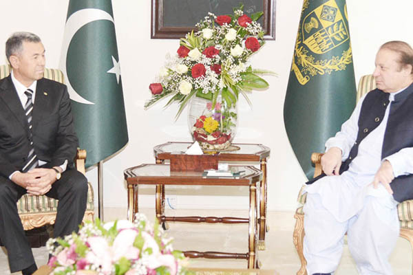 P.M. Sharif with Turkmenistan Oil & Gas Minister Baymurat Hojamuhamedov. Courtesy PID